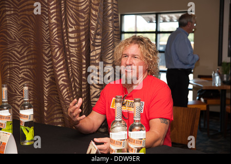 ROSEVILLE, CA - 5 Settembre: Sammy Hagar in occasione di una conferenza stampa a Sammy Rockin dell' isola Bar e Grill in Roseville, la California il 5 settembre 2013 Foto Stock