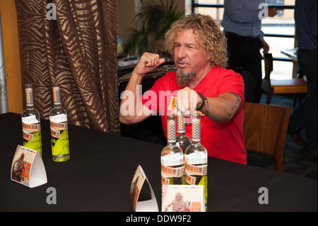 ROSEVILLE, CA - 5 Settembre: Sammy Hagar in occasione di una conferenza stampa a Sammy Rockin dell' isola Bar e Grill in Roseville, la California il 5 settembre 2013 Foto Stock