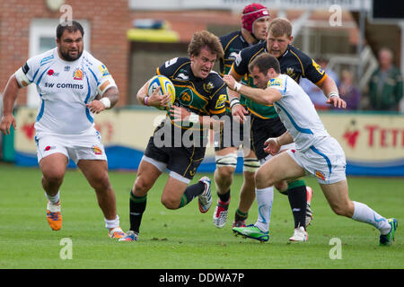 Northampton, Regno Unito. 07Th Sep, 2013. Northampton è Lee DICKSON tenta di fare una pausa durante la Aviva Premiership partita di rugby tra Northampton santi e Exeter Chiefs da Franklin's Gardens. Credito: Azione Sport Plus/Alamy Live News Foto Stock