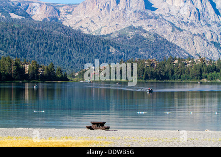 Giugno Lago California su una mattina tranquilla in agosto 2013 Foto Stock