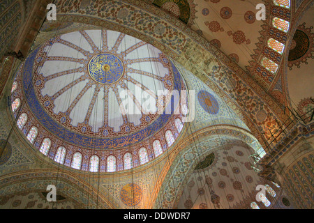 La cupola della moschea Blu di Istanbul, Turchia Foto Stock