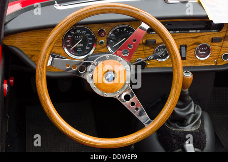 Cabina British sports car Triumpf Spitfire 1500 Foto Stock