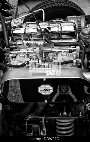 Il motore britannico vettura sportiva Triumpf Spitfire 1500 close-up (bianco e nero) Foto Stock