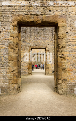 Interior shot delle rovine del castello di Bolsover nel Derbyshire Foto Stock