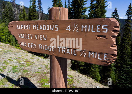 Segno per i prati alpini a E.C. Manning Provincial Park, British Columbia, Canada. Foto Stock