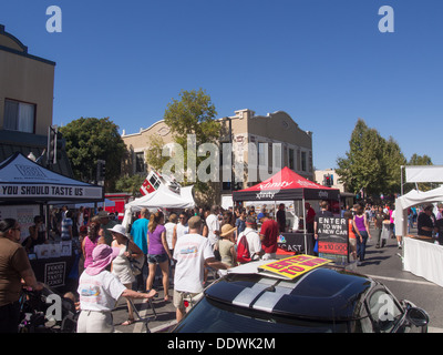 MOUNTAIN VIEW, California/USA - 7 Settembre: Mountain View festeggia annuale quarantaduesima Art & Wine Festival. Foto Stock