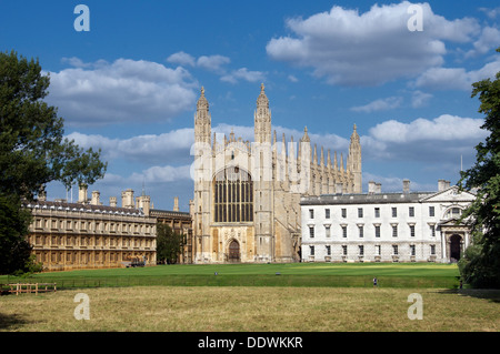 Vista panoramica Kings College di Cambridge University come si vede dalle spalle Cambridgeshire Inghilterra Foto Stock