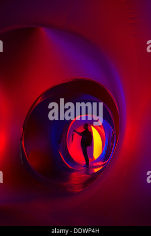 All'interno dell'Amococo Luminarium di Bournemouth, Dorset UK, a settembre Foto Stock