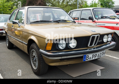 Berlino - 11 Maggio: auto BMW 320 (E21), XXVI Oldtimer-Tage Berlin-Brandenburg, 11 Maggio 2013 Berlino, Germania Foto Stock