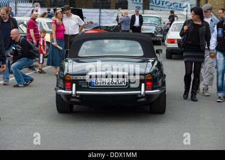 Auto di lusso Daimler Double-Six (Jaguar XJ), una vista posteriore Foto Stock