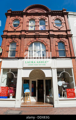 Esterno di Laura Ashley high street store in Hereford Herefordshire England Regno Unito Foto Stock