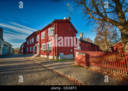 Sunny giorno di novembre a Wadkoping in Orebro. Wadkoping è un famoso museo all aria aperta con una collezione di storiche case svedesi Foto Stock