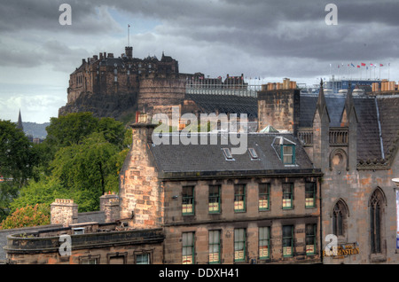 Giorno tempestoso al Castello di Edimburgo, il tumulo, Edimburgo, Scozia, EH1 Foto Stock