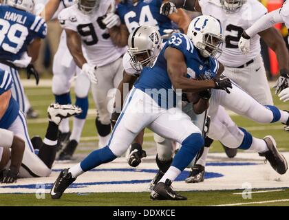 Indianapolis NEGLI STATI UNITI. 8 Sep, 2013. Settembre 08, 2013: Indianapolis Colts running back Vick Ballard (33) durante il gioco tra Oakland Raiders e Indianapolis Colts a Lucas Oil Stadium di Indianapolis, IN. La Indianapolis Colts sconfitto Oakland Raiders 21-17. Credito: csm/Alamy Live News Foto Stock