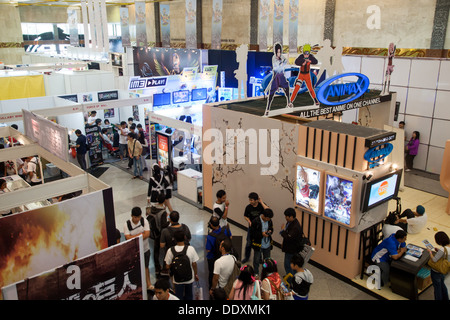 Jakarta, Indonesia, 8 Settembre 2013: vista in elevazione di numerosi stand in Anime Festival Asia - Indonesia 2013 expo evento. Foto Stock