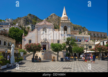 Corso Umberto, Piazza IX Aprile e piazza San Giuseppe Chiesa Foto Stock