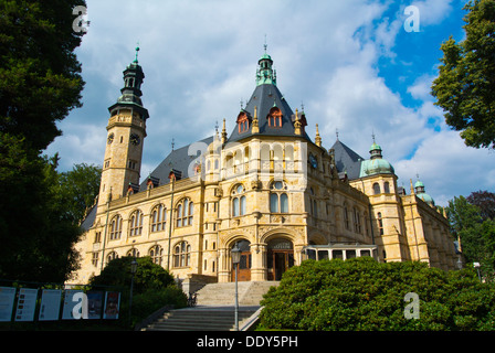 Severoceske muzeum alloggiato in stile neo-rinascimentale palazzo Liberec nord Bohemia Repubblica Ceca Europa Foto Stock