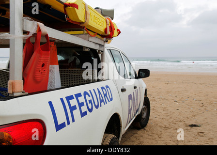 Veicolo bagnino sulla spiaggia Foto Stock