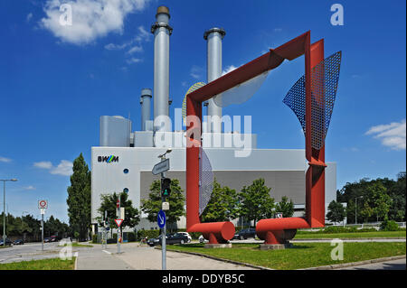 Artwork da Leismueller davanti al co-generazione power plant 'Sued', impianto di cogenerazione di energia termica ed elettrica azionata da aziende municipalizzate Foto Stock