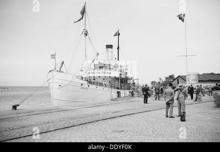 Il sistema di cottura a vapore "Landskrona' II ormeggiata in banchina, Landskrona, Svezia, 1935. Artista: sconosciuto Foto Stock