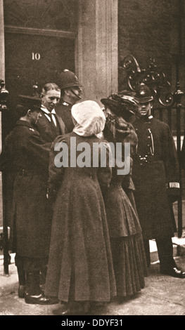 Il 'umano' lettere spedite da Jessie Kenney al signor Asquith al 10 di Downing Street, Londra, 1909. Artista: sconosciuto Foto Stock