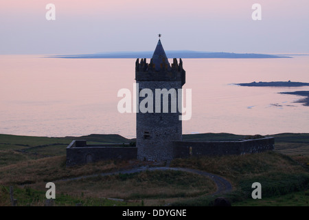 Il castello di Doonagore in Doolin, Irlanda Foto Stock