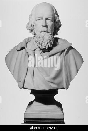 Busto di Alfred Tennyson signore, poeta inglese, 1896. Artista: Francesco John Williamson Foto Stock