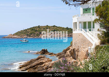 Casa al mare in Sant Elm sulla costa sud-occidentale di Maiorca, isole Baleari, Spagna, Europa Foto Stock