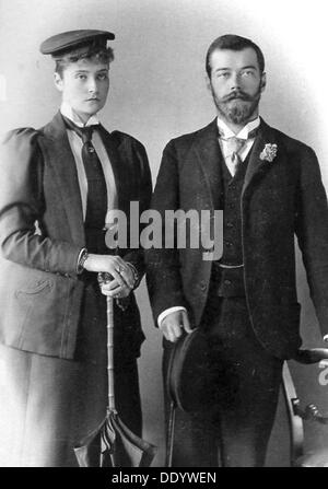 Tsarevich Nicholas Alexandrovich di Russia e la principessa Alix di Hesse, Londra, 1894. Artista: Anon Foto Stock