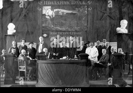 Giorno di maggio riunione, Russia, 1920. Artista: Anon Foto Stock