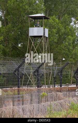 Torre di guardia di un ex carcere, ora un museo, Phu Quoc Island, il Vietnam Asia Foto Stock