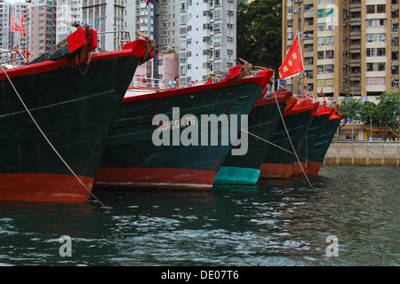 Tanka imbarcazione persone che vivono su barche nel porto di Aberdeen Hong Kong Cina Foto Stock