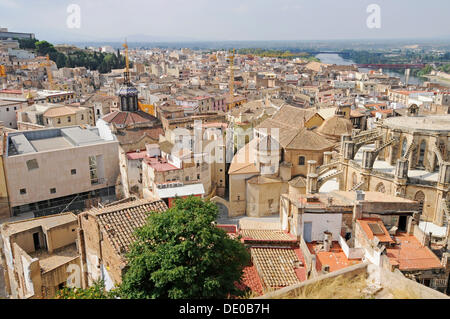 Vista della città di Tortosa, provincia di Tarragona, Catalogna, Spagna, Europa, PublicGround Foto Stock