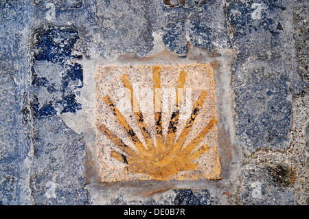 Smerlo, Camino de Santiago, modo di San Giacomo, percorso del pellegrinaggio, marcatura, pavimentazione, Montblanc, provincia di Tarragona, la Catalogna Foto Stock