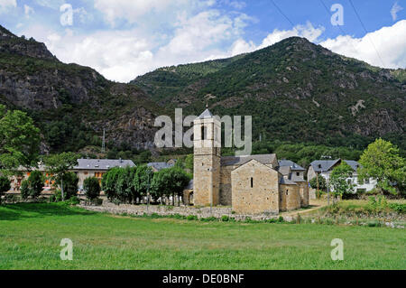 Sant Feliu, chiesa romanica, dichiarato patrimonio culturale mondiale dall'UNESCO, Barruera, La Vall de Boi, Pirenei, provincia di Lleida Foto Stock