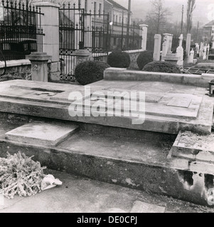 Tomba di Gavrilo Princip, cimitero di Sarajevo, Bosnia ed Erzegovina, Jugoslavia, 1939. Artista: sconosciuto Foto Stock