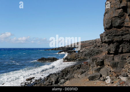 Rocce laviche lungo il pi'ilani autostrada, Maui, Hawaii, STATI UNITI D'AMERICA Foto Stock