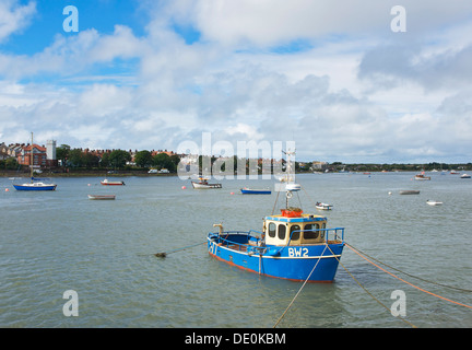 Barche ormeggiate nel canale Walney, Barrow-in-Furness, Cumbria, England Regno Unito Foto Stock