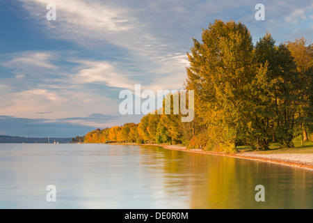 Serata in autunno al Lago di Starnberg vicino Ambach, Baviera, PublicGround Foto Stock