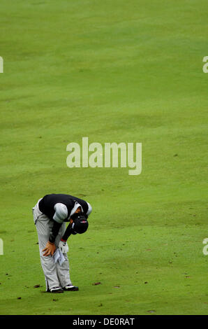 Greensboro, Nord Carolina, Stati Uniti d'America. 17 Ago, 2013. Ryo Ishikawa (JPN) Golf : Ryo Ishikawa del Giappone guarda sconsolato durante il terzo round del Campionato Wyndham a Sedgefield Country Club di Greensboro, Nord Carolina, Stati Uniti . © Yasuhiro JJ Tanabe/AFLO/Alamy Live News Foto Stock