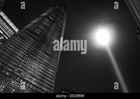 New York, Stati Uniti d'America. Il 9 settembre 2013. Omaggio alla luce e al World Trade Center Tower One (in precedenza la libertà Torre). Credito: Christopher Penler/Alamy Live News Foto Stock