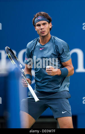 Il lavaggio Meadows-Corona Park, Queens, a New York, settembre 09, 2013 Rafael Nadal (ESP) vince la sua XIII Grand Slam sceglie il titolo ai 2013 US Open Tennis Championships Credito: NCP Fotografia/Alamy Live News Foto Stock