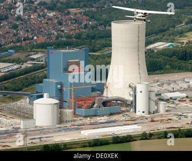 Vista aerea, Cessna 172, aeromobili dell'aviazione generale, battenti di fronte all'EON Kraftwerk Datteln 4 power station Foto Stock