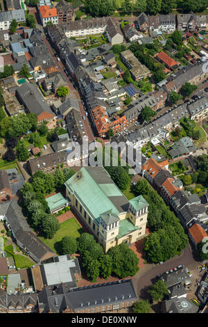 Vista aerea, centro città, città vecchia, con la Chiesa Cattolica, città di Rees, regione del Basso Reno, Renania settentrionale-Vestfalia Foto Stock