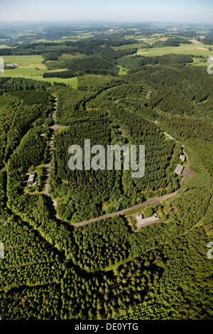 Vista aerea, ex caserma, il sito proposto per un istituto forense, Reichshof, Oberbergisches Land regione Foto Stock
