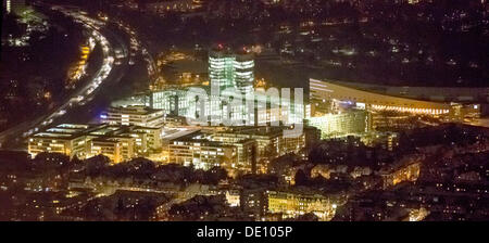 Vista aerea, EON sede accanto alla fiera di Essen, area della fiera di notte Foto Stock