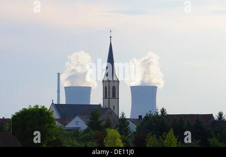 Chiesa di Roethlein davanti di Grafenrheinfeld Centrale Nucleare, bassa Franconia, Bavaria Foto Stock