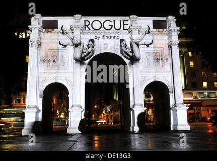 Londra, Regno Unito. 09Sep, 2013. Rihanna fa il suo marchio sulla London, Marble Arch, Londra, Inghilterra, 9 settembre 2013. Credito: KEITH MAYHEW/Alamy Live News Foto Stock