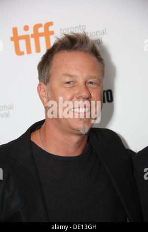 Toronto, Canada. Decimo Sep, 2013. Il cantante James Hetfield assiste la premiere di 'Metallica: attraverso il mai' durante la trentottesima annuale di Toronto International Film Festival aka formato TIFF a Scotiabank Theatre di Toronto, Canada, il 09 settembre 2013. Foto: Hubert Boesl Credito: dpa picture alliance/Alamy Live News Foto Stock