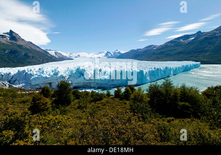 Ghiacciaio Perito Moreno e Lago Argentino, parco nazionale Los Glaciares, Sito Patrimonio Mondiale dell'UNESCO, Cordillera, Santa Cruz provincia Foto Stock